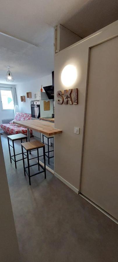 Studio Avec Balcon Face A La Montagne كوتيريه المظهر الخارجي الصورة